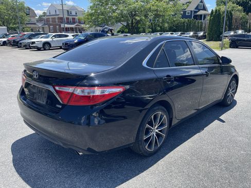 Used 2017 Toyota Camry XSE w/ Moonroof Package FWD image 7