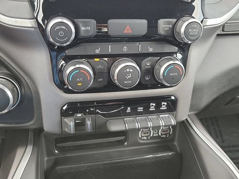Used 2022 RAM 1500 Big Horn RWD image 17