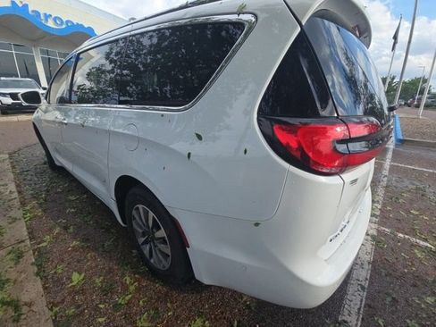 Used 2021 Chrysler Pacifica Touring-L FWD image 8
