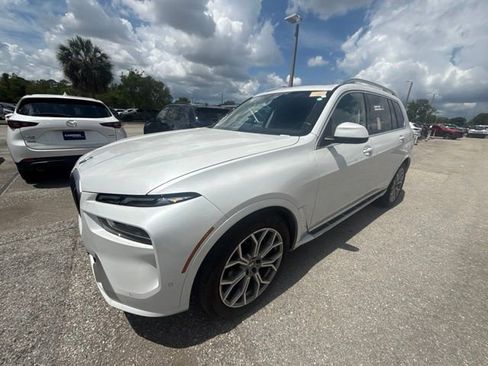 Used 2025 BMW X7 xDrive40i AWD/4WD image 4