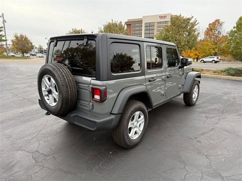 Used 2021 Jeep Wrangler Unlimited Sport image 7