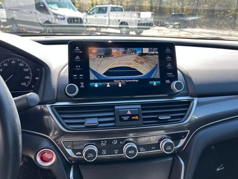 Used 2018 Honda Accord Sport image 18