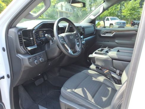 Used 2023 Chevrolet Silverado 1500 RST w/ Z71 Off-Road Package AWD/4WD image 24