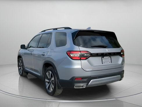 Used 2024 Honda Pilot Touring image 22