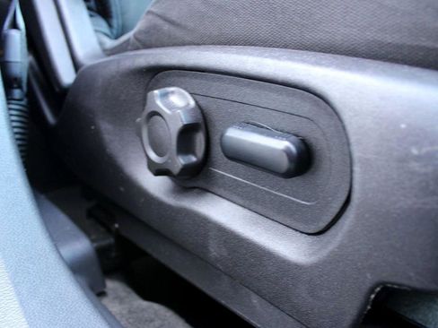 Used 2014 Ford Explorer XLT image 21