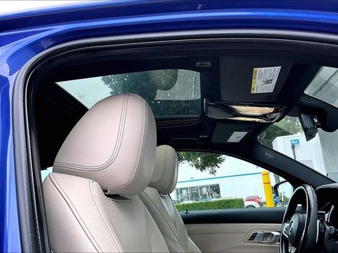 Used 2021 BMW 330i Sedan w/ M Sport Package RWD image 27