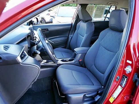 Used 2022 Toyota Corolla Cross LE FWD image 16