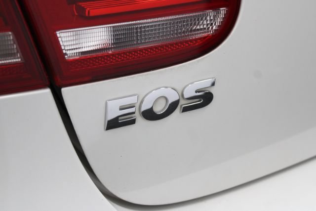 Used 2013 Volkswagen Eos Executive FWD image 8