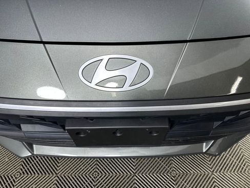 Used 2025 Hyundai Elantra SE w/ Cargo Package FWD image 9