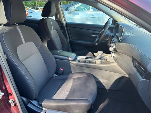 Used 2024 Nissan Sentra SV FWD image 25