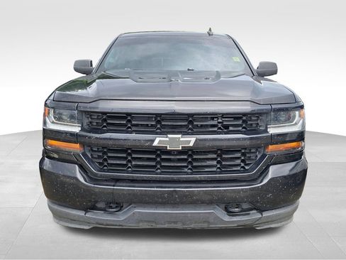 Used 2018 Chevrolet Silverado 1500 Custom w/ Custom Value Package RWD image 6