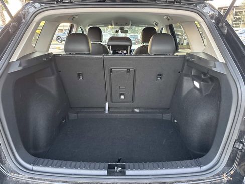 Used 2024 Volkswagen Taos SE image 8