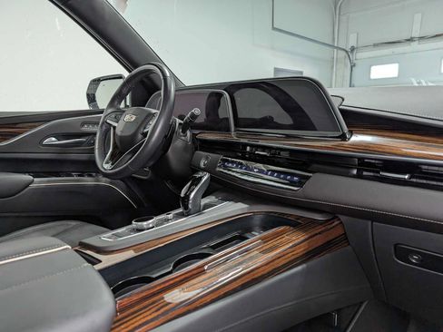 Used 2023 Cadillac Escalade Premium Luxury AWD/4WD image 48