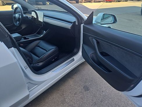 Used 2020 Tesla Model 3 Standard Range Plus image 49