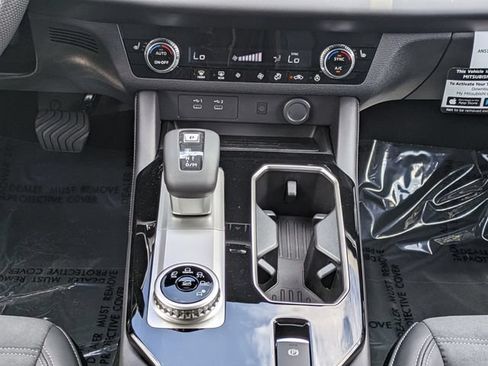 New 2026 Mitsubishi Outlander LE FWD image 19