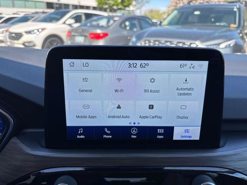 Used 2020 Ford Escape Titanium FWD image 25