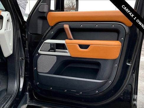 Used 2024 Land Rover Defender 110 S image 27