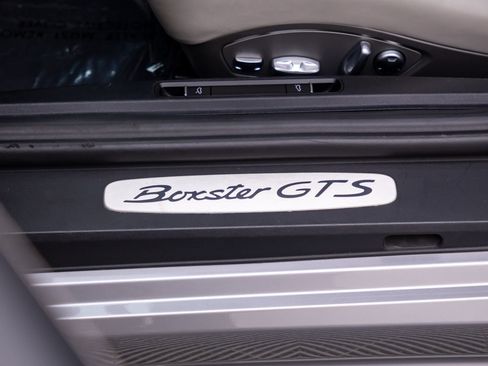 Used 2019 Porsche 718 Boxster GTS RWD image 17