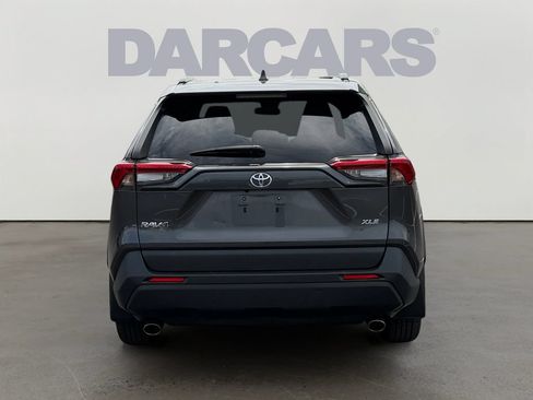 Used 2021 Toyota RAV4 XLE FWD image 6