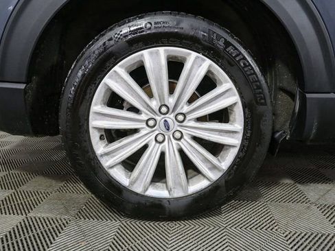 Used 2022 Ford Explorer Limited w/ Limited Technology Package image 16