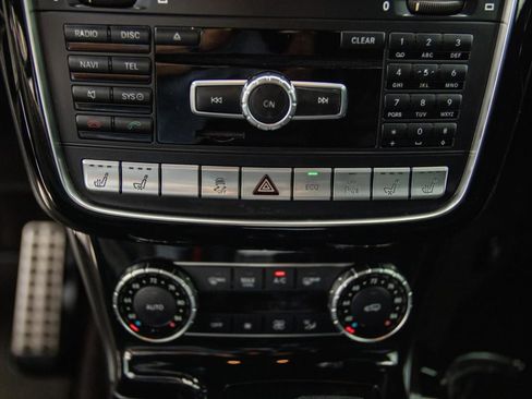 Used 2015 Mercedes-Benz G 63 AMG 4MATIC image 36