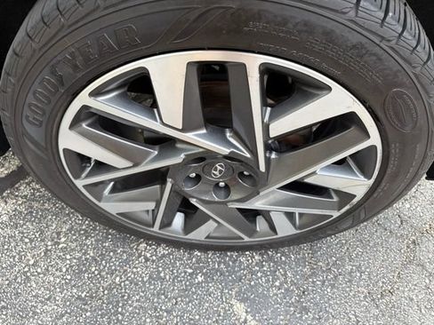 Used 2023 Hyundai Santa Fe Calligraphy AWD/4WD image 12