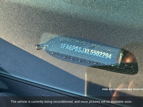 Used 2020 Ford Mustang Shelby GT500 w/ Technology Package image 2