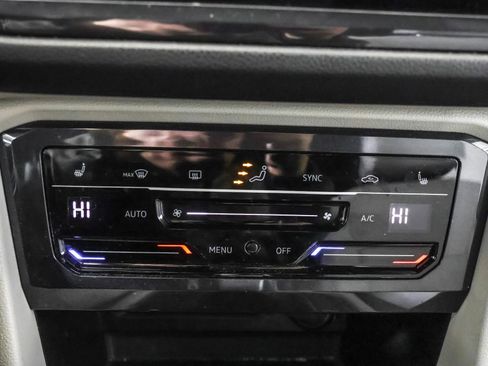 Used 2022 Volkswagen Tiguan SE R-Line image 29