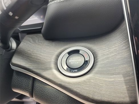 New 2025 Jeep Grand Cherokee Limited image 28