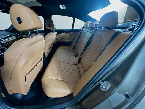 Used 2018 BMW 530i image 28