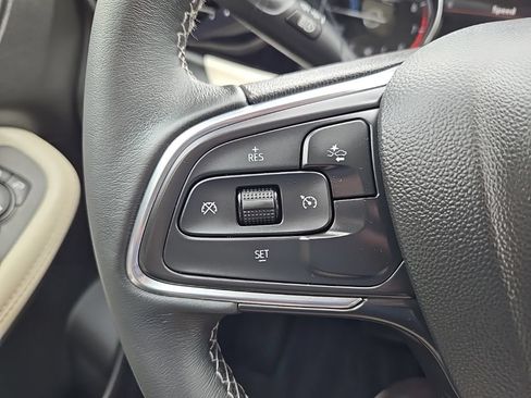 Used 2021 Buick Encore GX Preferred w/ Cold Weather Comfort Package FWD image 17