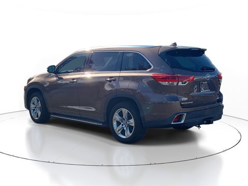 Used 2019 Toyota Highlander Limited image 3