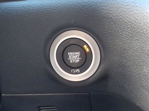 New 2026 Chrysler Pacifica Select image 13