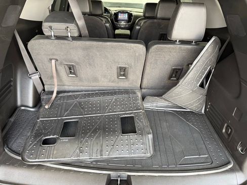 Used 2019 Chevrolet Traverse RS w/ LPO, Floor Liner Package image 59