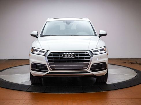 Used 2018 Audi Q5 2.0T Premium Plus w/ Premium Plus Package AWD/4WD image 2