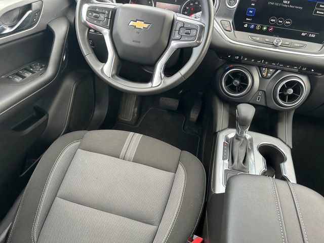 Used 2025 Chevrolet Blazer LT AWD/4WD image 14