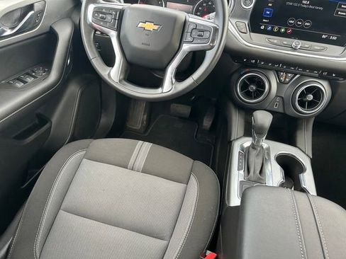 Used 2025 Chevrolet Blazer LT AWD/4WD image 14