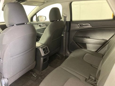 Used 2025 Kia Sportage LX AWD/4WD image 16