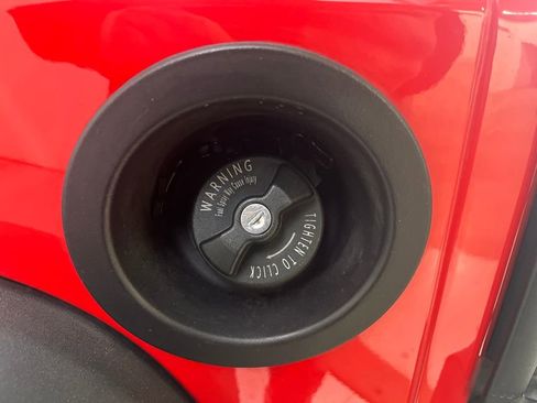 Used 2017 Jeep Wrangler Unlimited Rubicon w/ Connectivity Group image 43