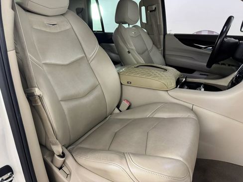 Used 2015 Cadillac Escalade Premium AWD/4WD image 36