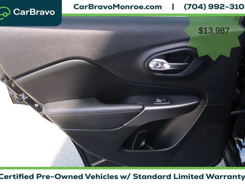 Used 2019 Jeep Cherokee Limited AWD/4WD image 33