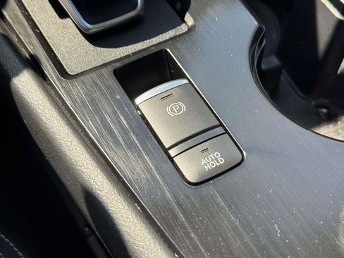 Used 2023 Nissan Rogue S AWD/4WD image 14