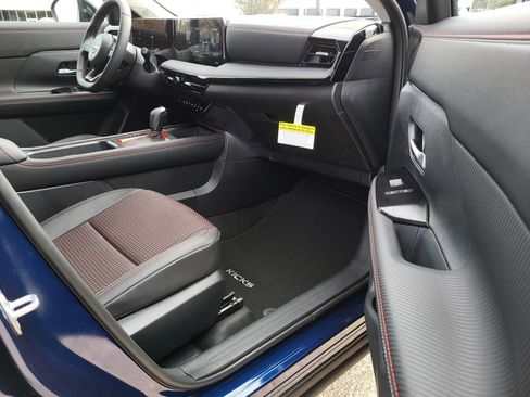 New 2026 Nissan Kicks SR w/ SR Premium Package image 13