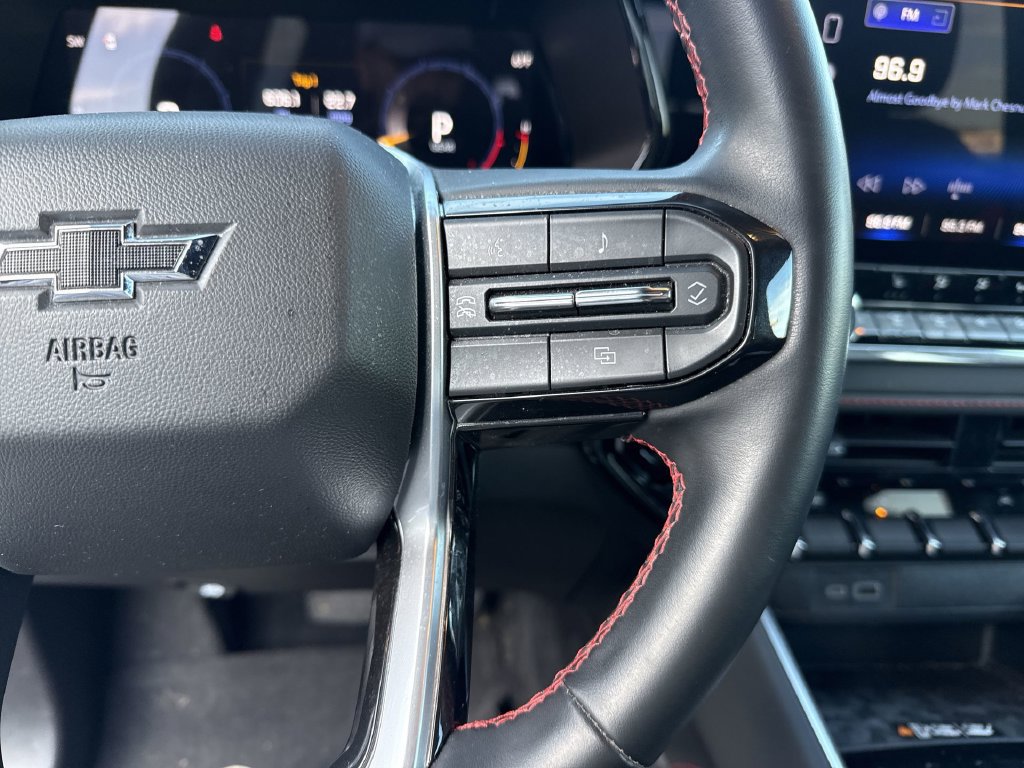 Used 2024 Chevrolet Colorado Z71 w/ Z71 Convenience Package 2 AWD/4WD image 17