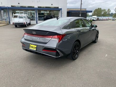 New 2026 Hyundai Elantra SEL Sport Premium FWD image 5