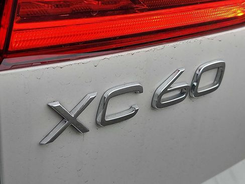 Certified 2023 Volvo XC60 B5 Plus w/ Climate Package AWD/4WD image 28