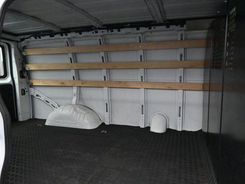 Used 2023 Chevrolet Express 2500 w/ Driver Convenience Package image 10