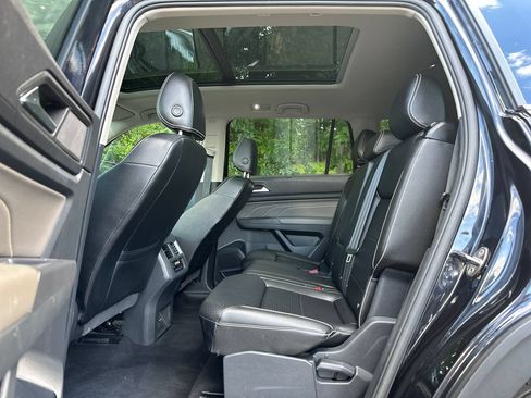 Certified 2023 Volkswagen Atlas SE w/ Panoramic Sunroof Package AWD/4WD image 17