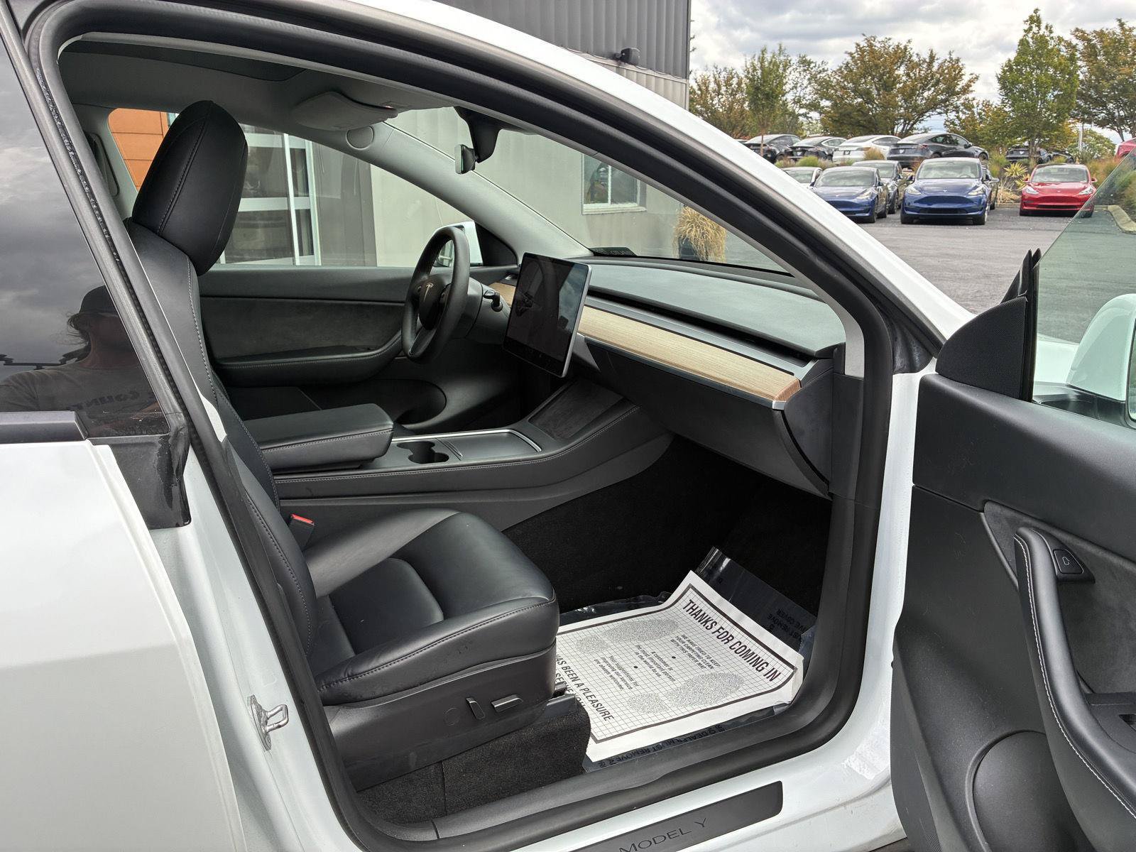 Used 2022 Tesla Model Y Performance AWD/4WD image 13