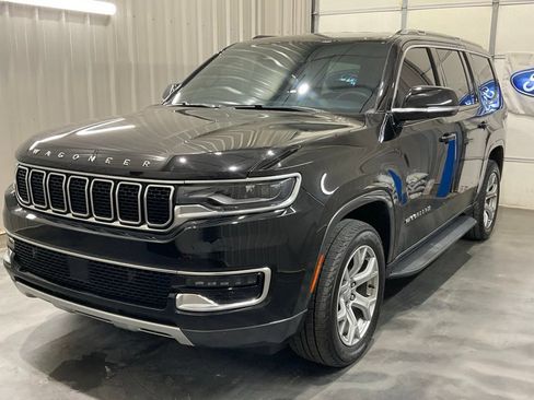 Used 2022 Jeep Wagoneer Series II AWD/4WD image 4
